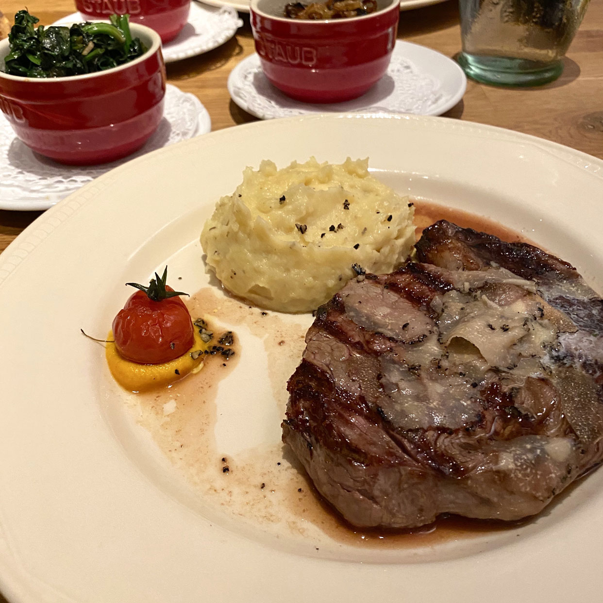 Hauptgericht mit Beilagen